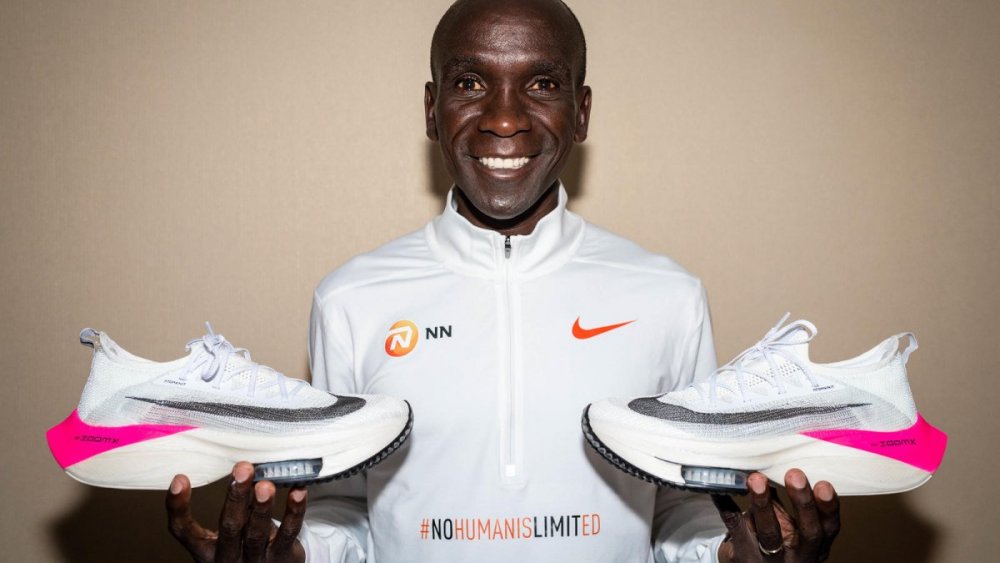 eluid-kipchoge-1-59-attempt-kit-nike-zoom-marathon-shoe_hd_1600.jpeg